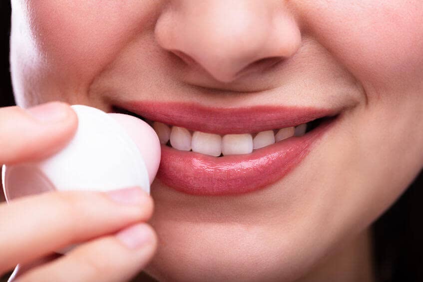 唇のシミを消す方法 シミの原因と予防法 皮膚科のシミ取りレーザー Customlife カスタムライフ