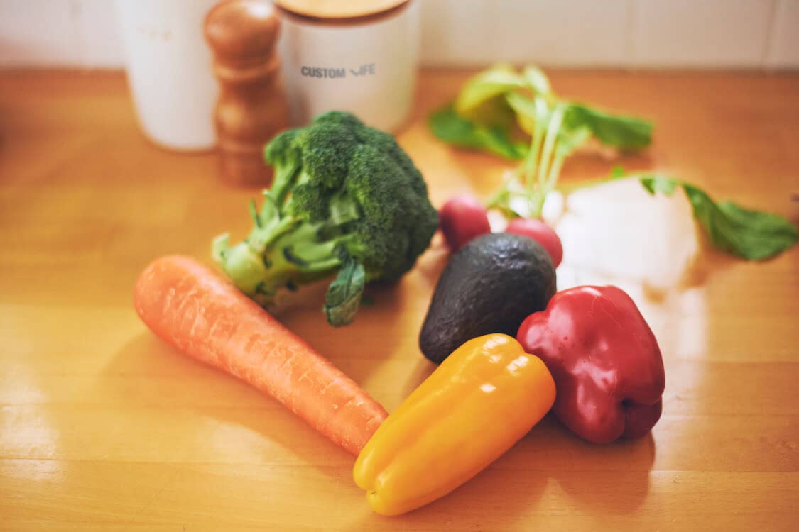 ビタミンB2、B6、ビタミンEを含む食べ物を摂り入れましょう。