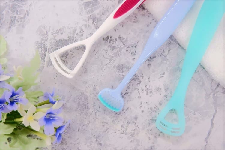 舌ブラシおすすめランキング 口臭を徹底ケアする売れ筋 人気アイテム10選 Customlife カスタムライフ